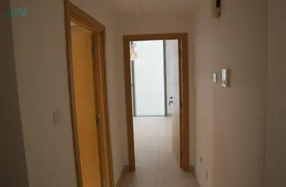 شقة - غرفة نوم - 2 حمامات للايجار في A - الزينة - شاطئ الراحة - أبوظبي