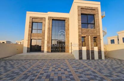 Villa - 4 - 5 for rent in Al Aweer 1 - Al Aweer - Dubai