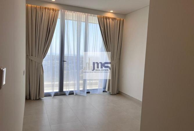 Best Unit D Type / High Floor /New / Curtains & WM photo 2