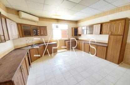 Compound - 5 Bedrooms - 7+ Bathrooms for sale in Shakhbout City - Abu Dhabi