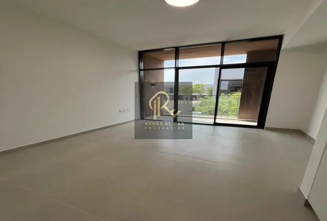 105120427 - Property Image 3