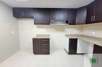 Apartment - 3 Bedrooms - 4 Bathrooms for rent in Al Ain Tower - Khalidiya Street - Al Khalidiya - Abu Dhabi