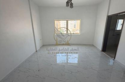 Apartment - 1 - 2 for rent in Al Qulaya'ah - Al Sharq - Sharjah Apartment - 1 - 2 for rent in Al Qulaya'ah - Al Sharq - Sharjah