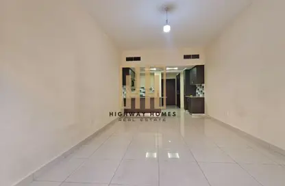 شقة - 1 حمام للايجار في شقق حديقة الزاهية - الزاهية - تجارية مويلح - الشارقة شقة - 1 حمام للايجار في شقق حديقة الزاهية - الزاهية - تجارية مويلح - الشارقة