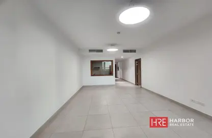 شقة - غرفة نوم - 2 حمامات للايجار في برج دي ايكس بي - شارع الشيخ زايد - دبي