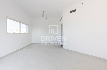 Apartment - 2 Bedrooms - 3 Bathrooms for rent in DuWest Residence - Jumeirah Garden City - Al Satwa - Dubai