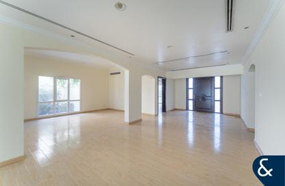 Villa - 5 - 5 for sale in Meadows 2 - Meadows - Dubai Villa - 5 - 5 for sale in Meadows 2 - Meadows - Dubai