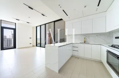 شقة - 2 غرف نوم - 3 حمامات للايجار في بن غاطي أزور - منطقة 16 - قرية جميرا الدائرية - دبي