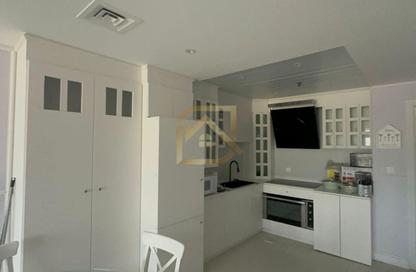 Apartment - 1 Bedroom - 2 Bathrooms for rent in Hamza Tower - Dubai Sports City - Dubai