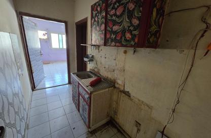 Apartment - Studio - 1 for rent in Muwailih Building - Muwaileh - Sharjah