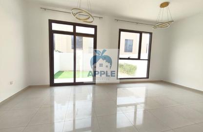 Townhouse - 2 Bedrooms - 4 Bathrooms for rent in Nasma Residence - Al Tai - Sharjah