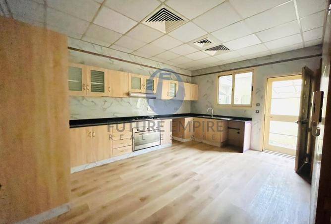 Huge 3BR villa | Maids room | Nearby Airport photo 2