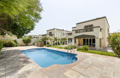 Villa - 4 - 5 for sale in District 6 - Jumeirah Park - Dubai Villa - 4 - 5 for sale in District 6 - Jumeirah Park - Dubai