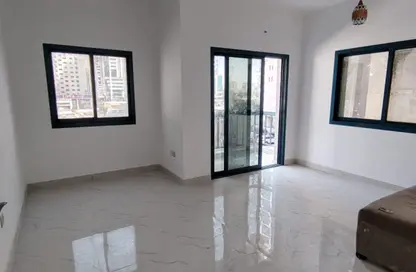 Apartment - 2 Bedrooms - 1 Bathroom for rent in Lake Tower - Al Majaz 1 - Al Majaz - Sharjah