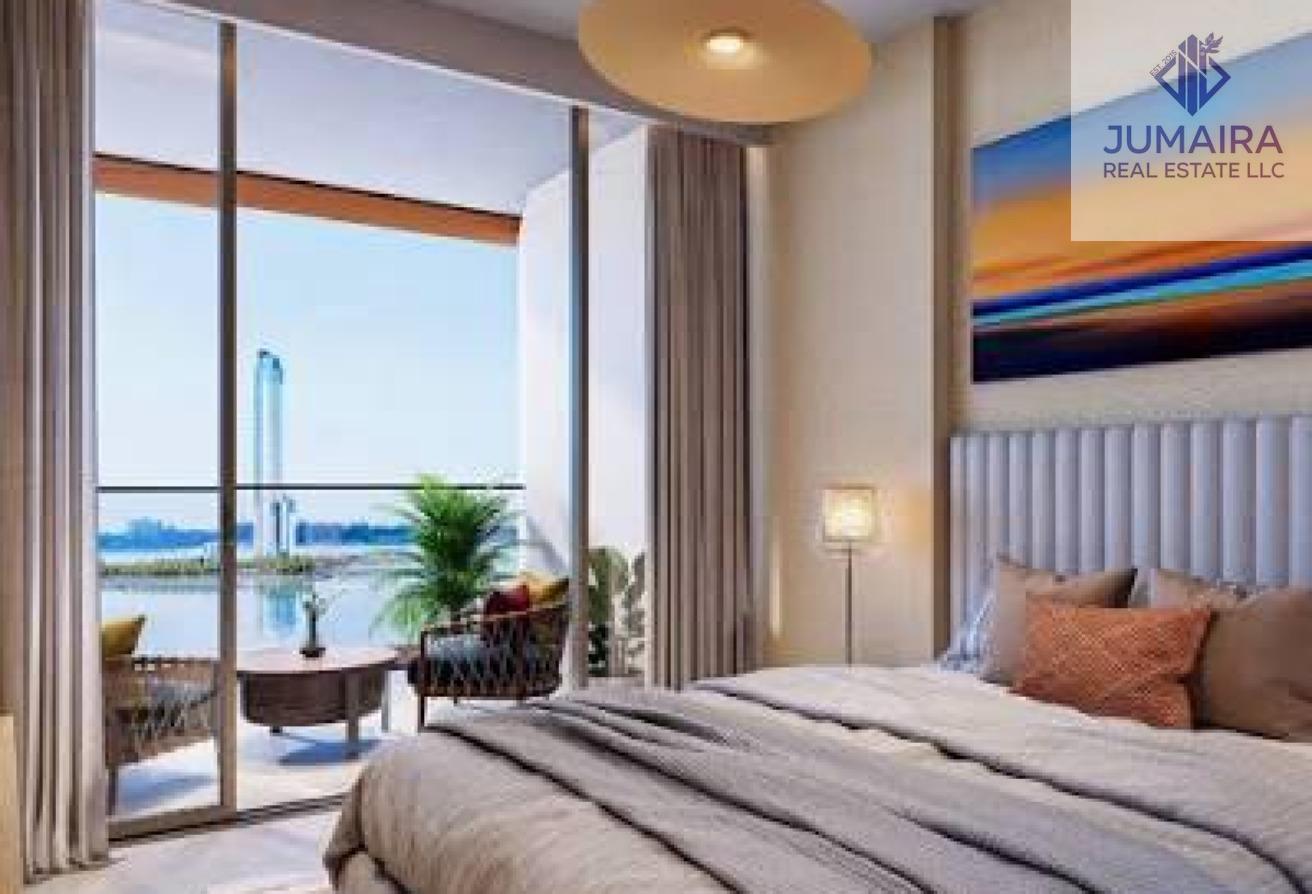 Studio For Sale | Exceptional Water Front/Sea View