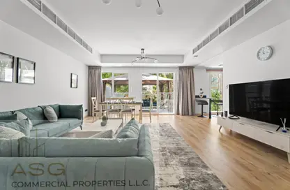 فيلا - 3 غرف نوم - 3 حمامات للايجار في الينابيع 4 - الينابيع - دبي