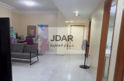 شقة - 2 غرف نوم - 2 حمامات للبيع في بناية 585 - المجاز 3 - المجاز - الشارقة