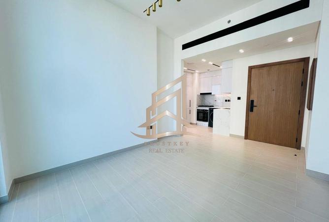 76181027 - Property Image 2