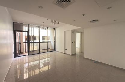 Apartment - 1 - 2 for rent in Muwaileh - Sharjah