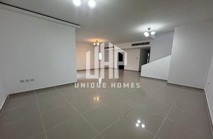 Villa - 5 Bedrooms - 6 Bathrooms for rent in Arabian Style - Al Reef Villas - Al Reef - Abu Dhabi