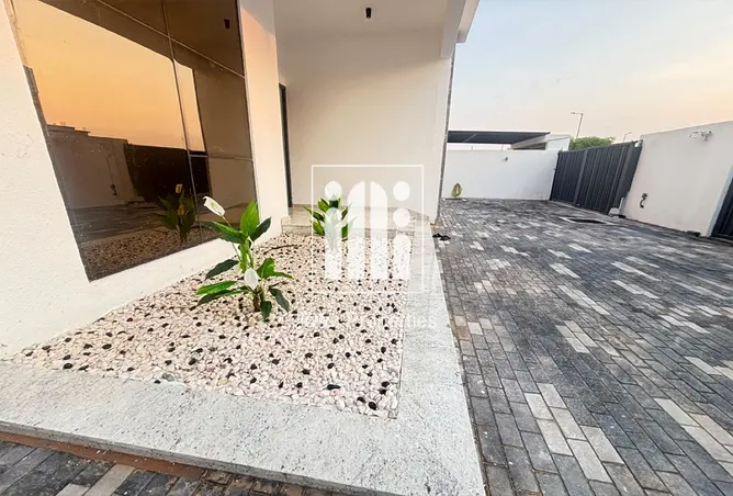 129740006 - Property Image 3
