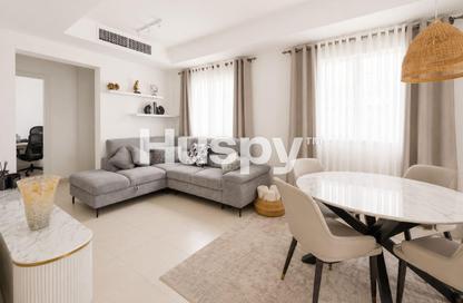 Villa - 2 Bedrooms - 3 Bathrooms for rent in Springs 12 - The Springs - Dubai Villa - 2 Bedrooms - 3 Bathrooms for rent in Springs 12 - The Springs - Dubai