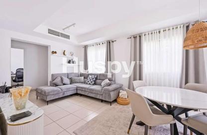 Villa - 2 Bedrooms - 3 Bathrooms for rent in Springs 12 - The Springs - Dubai