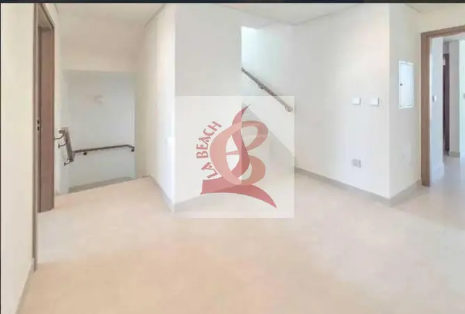98703802 - Property Image 3