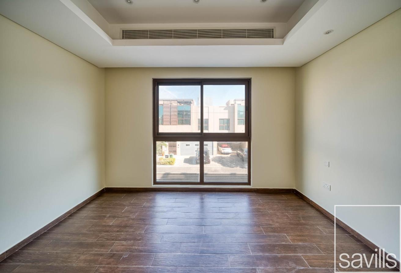 Vacant | Large Layout | Well Maintained photo 12