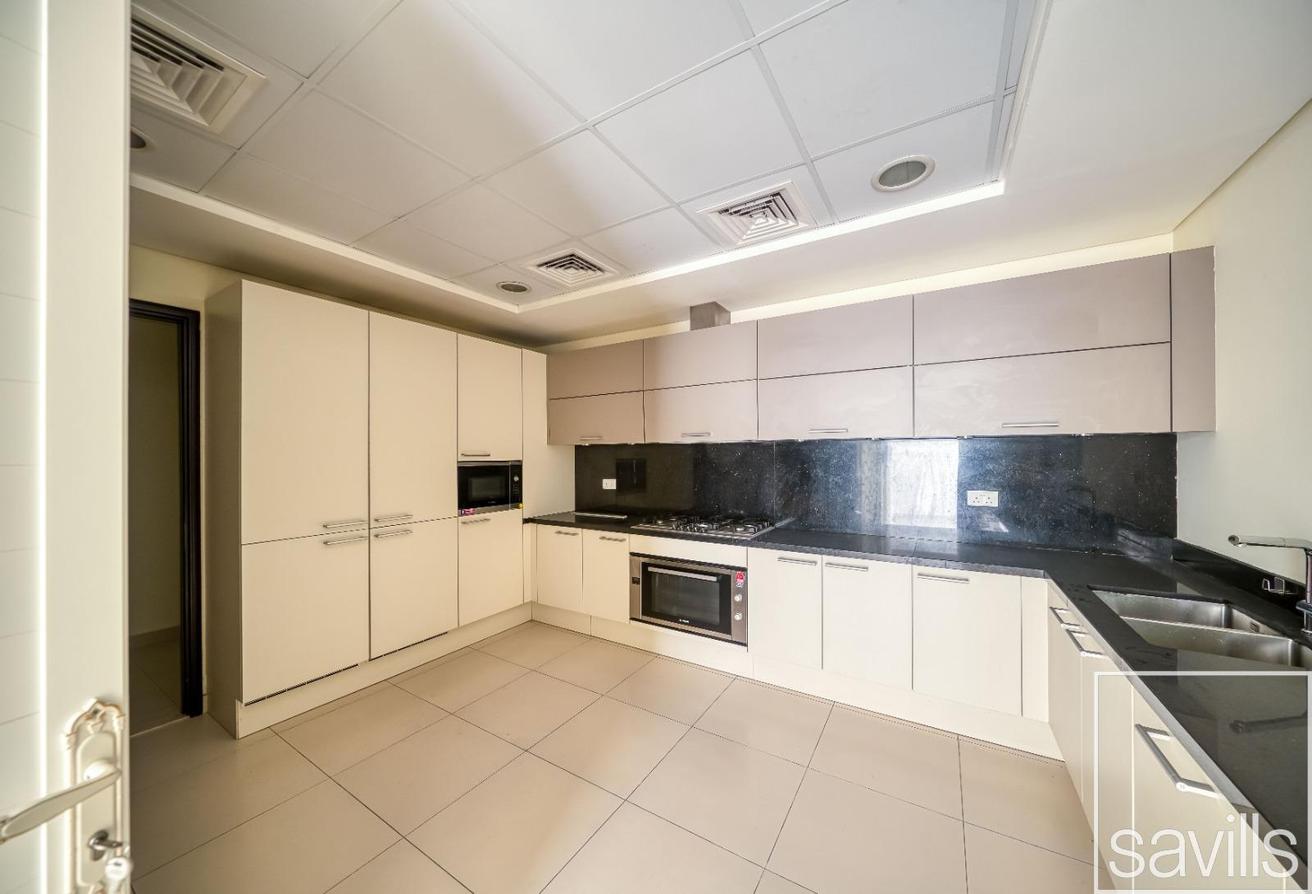 Vacant | Large Layout | Well Maintained photo 14