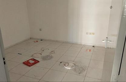 Apartment - 2 - 2 for rent in Abu shagara - Sharjah
