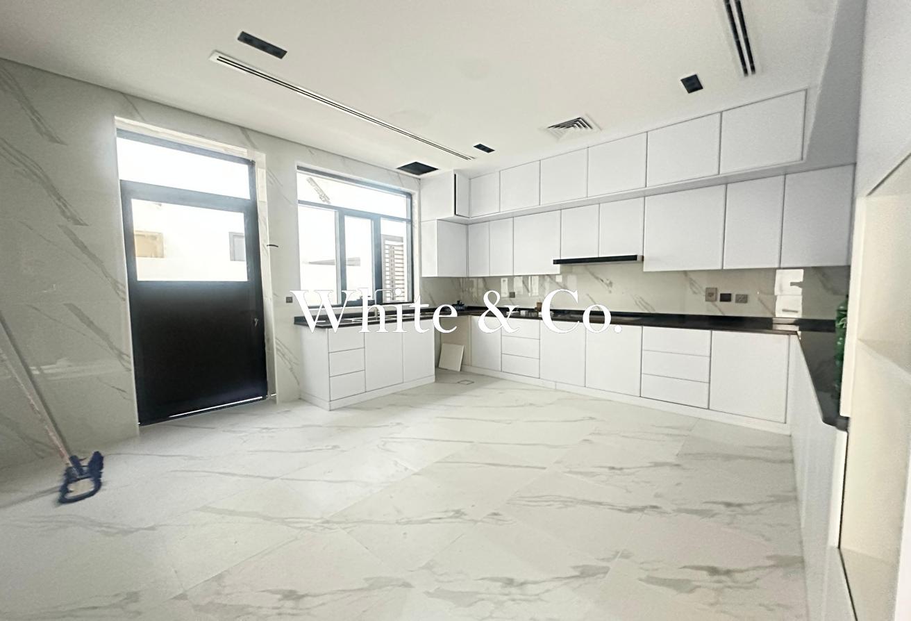 Large Layout | Private Pool | Vacant Now photo 8