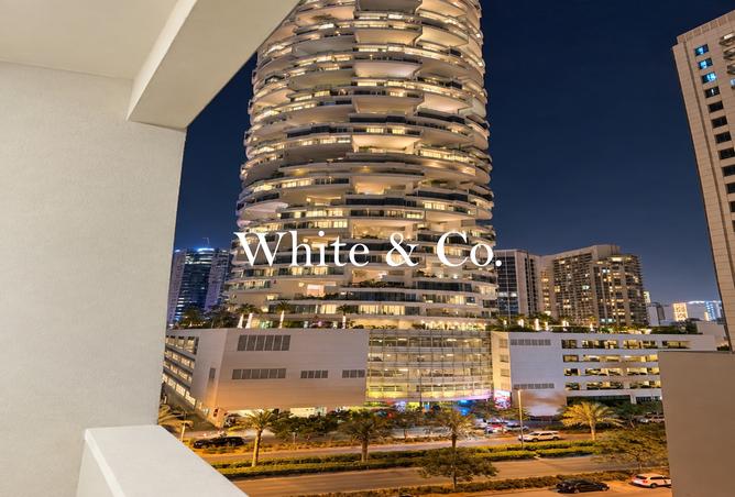 Spacious One Bed | Big Balcony | City View