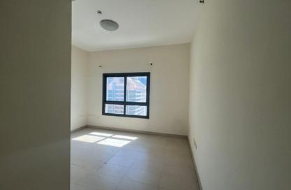 Apartment - 1 Bedroom - 2 Bathrooms for rent in Al Mamzar Tower - Al Mamzar - Sharjah - Sharjah