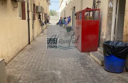 Labor Camp - Studio - 7+ Bathrooms for rent in Ali Mousa Building - Al Sajaa Industrial - Al Sajaa - Sharjah