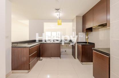 Apartment - 2 Bedrooms - 3 Bathrooms for rent in Burooj Views - Marina Square - Al Reem Island - Abu Dhabi