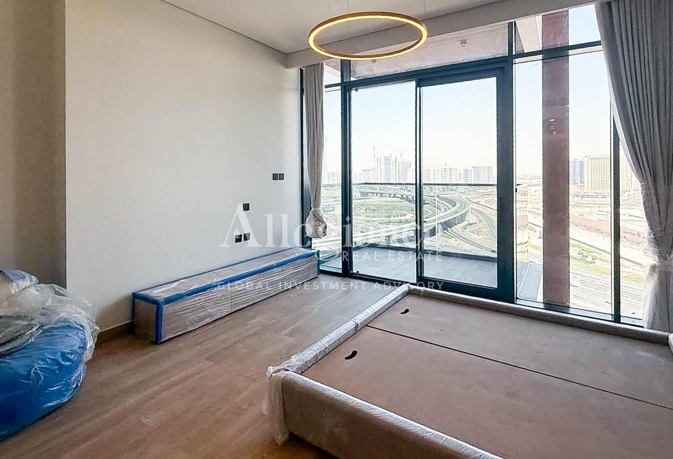 Spacious | Semi furnished | Vacant | Prime JVT photo 13