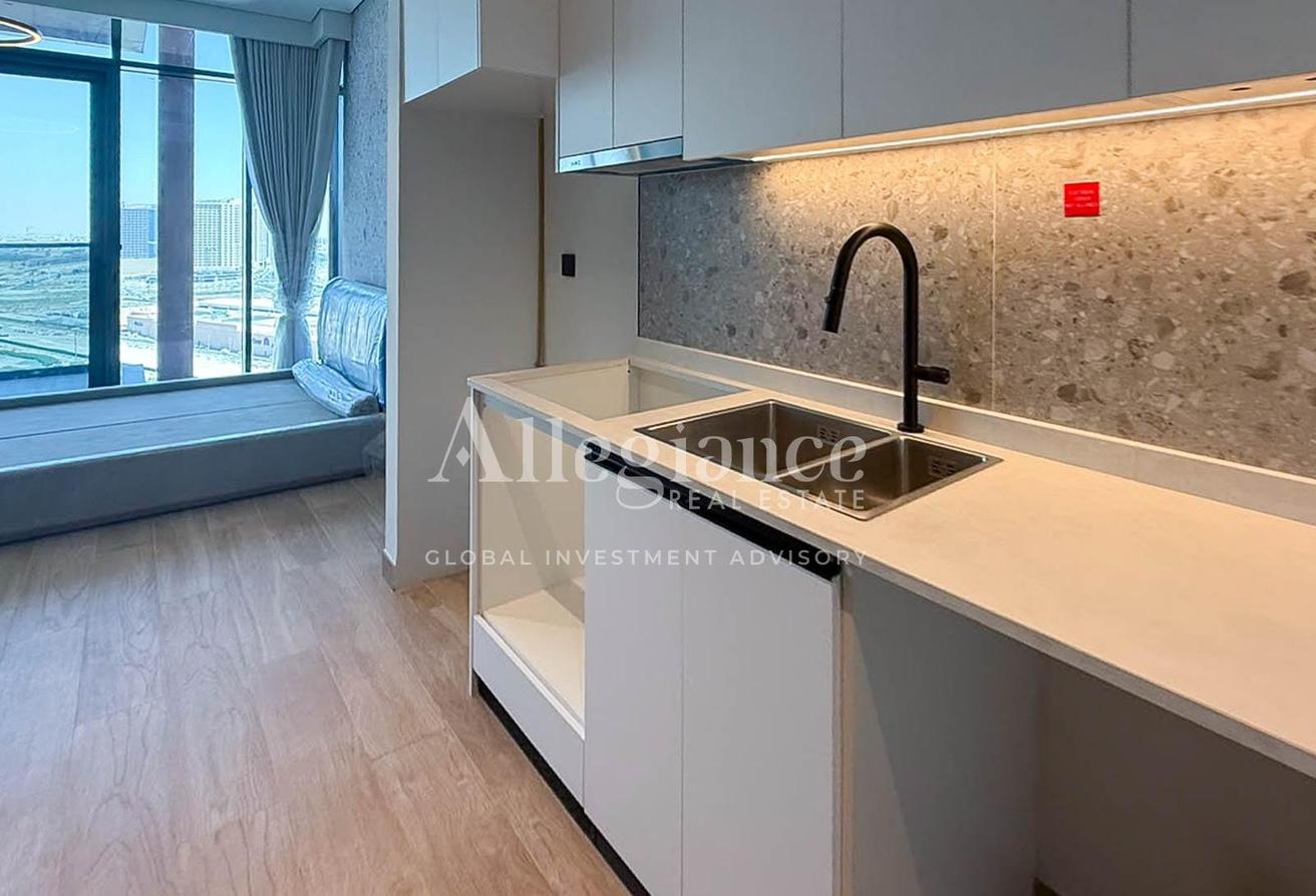 Spacious | Semi furnished | Vacant | Prime JVT photo 12
