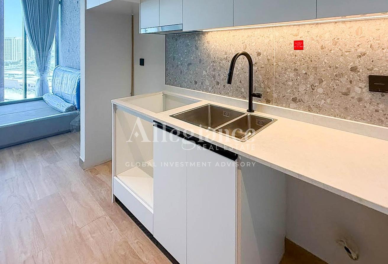 Spacious | Semi furnished | Vacant | Prime JVT photo 14