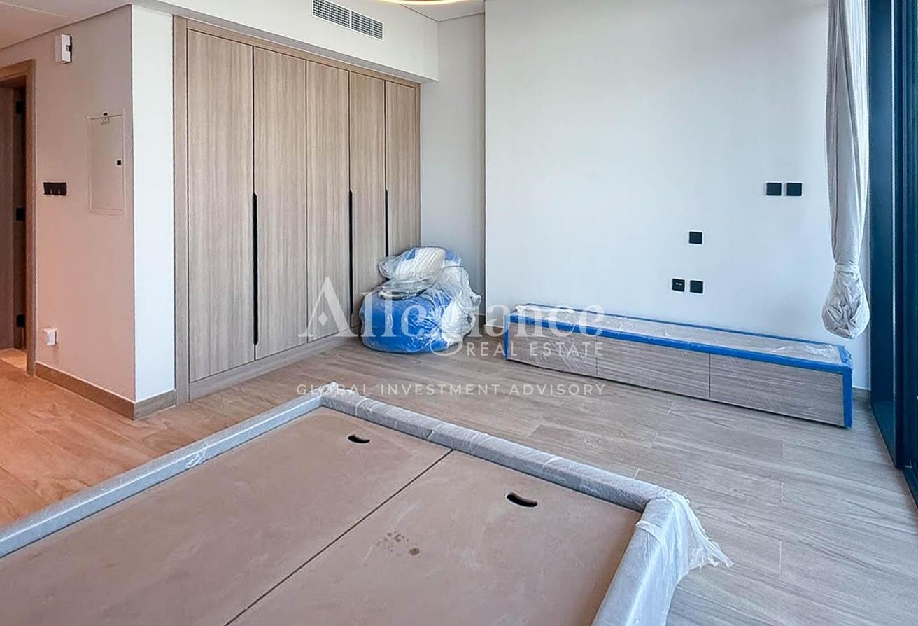 Spacious | Semi furnished | Vacant | Prime JVT photo 7