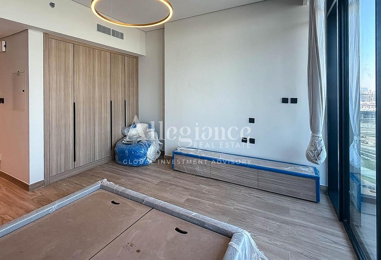 Spacious | Semi furnished | Vacant | Prime JVT photo 11