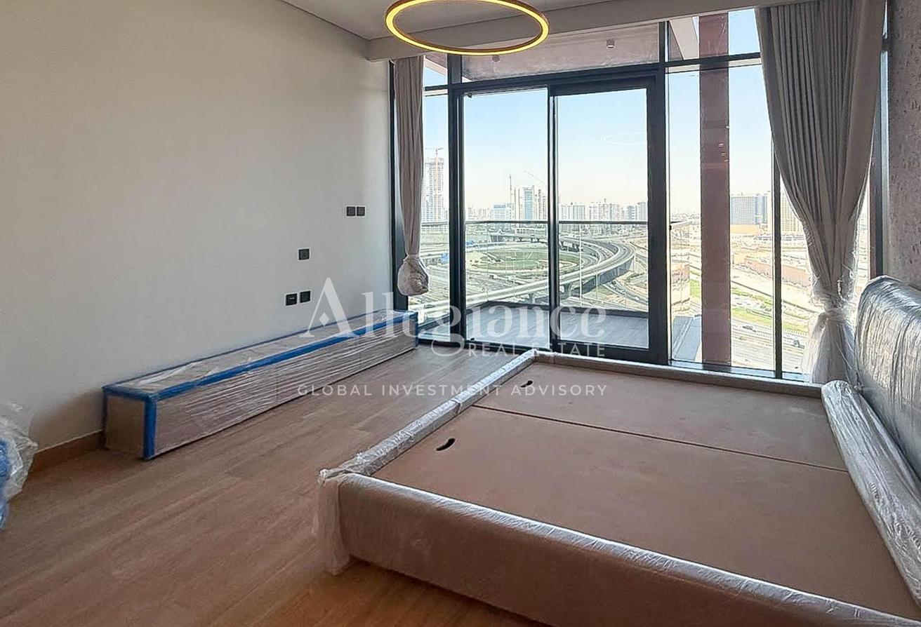 Spacious | Semi furnished | Vacant | Prime JVT photo 8