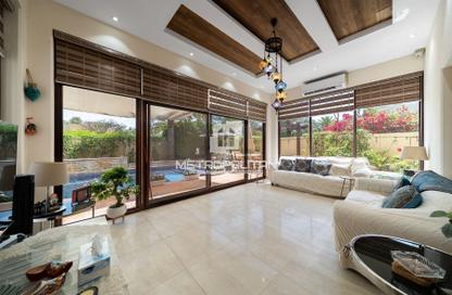 Villa - 4 Bedrooms - 5 Bathrooms for sale in Meadows 1 - Meadows - Dubai