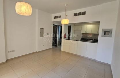 Apartment - 1 Bedroom - 2 Bathrooms for rent in Al Khaleej Village - Al Ghadeer - Abu Dhabi