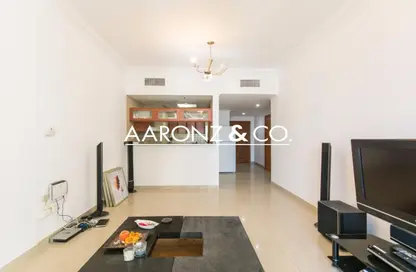 شقة - غرفة نوم - 2 حمامات للايجار في برج مانشستر - دبي مارينا - دبي