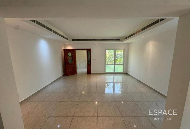110033890 - Property Image 2