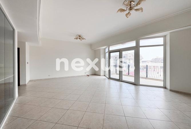 Spacious | Community Living | Bright