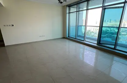 شقة - غرفة نوم - 2 حمامات للايجار في مساكن كورنيش عجمان - طريق كورنيش عجمان - عجمان