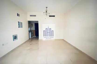 شقة - 1 حمام للايجار في طريق فاير ستاشن - مويلح - الشارقة