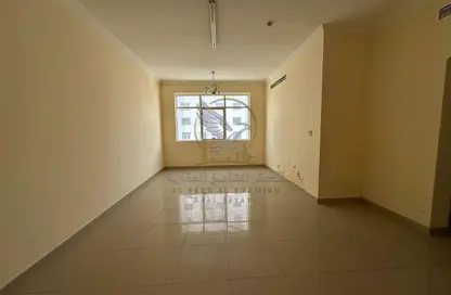 Apartment - 2 Bedrooms - 2 Bathrooms for rent in Al Khan Corniche - Al Khan - Sharjah